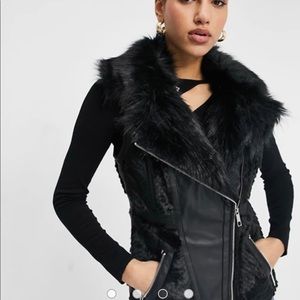 GUESS BLACK FAUX FUR & FAUX LEATHER VEST XS